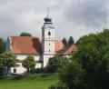 Bild: Gabi Schönberger
Die Liebhaber der Neustädter Serenaden dürfen in diesem Sommer bis zu sieben Mal zur Klosterkirche St. Felix pilgern. Der Hof hinter Kloster und Gotteshaus dient als Ausweichquartier für die Freizeitanlage, bei der es momentan Schwierigkeiten mit der Bewirtschaftung gibt.