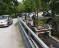 Bild: Gabi Schönberger
Im Herbst sollen das Areal am Stadtbadwehr und die dortige Brücke zur Baustelle werden. Unklar ist, was Autofahrer machen, die die Fläche bisher als Parkplatz nutzen.