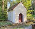 Bild: hmr
Die Forstkapelle ist ein von Einheimischen wie auch Urlaubsgästen gern besuchter Ort zum Innehalten an der alten Wernersreuther Straße.
