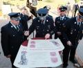 Bild: Thomas Klinger/exb
Die Vorsitzenden und die Kommandanten der Feuerwehren Glaubendorf und Oberköblitz unterzeichnen gemeinsam die Patenschafts-Urkunden.