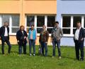 Bild: Stadt Schönsee
Erörterten, wie Schönsee zum Blühparadies wird: (von links) Markus Kurz, Heidi Schmid, Isabella Hollweck, Sandra Klein, Armin Ebnet und Bürgermeister Reinhard Kreuzer.