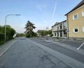 Bild: Eichl
Um dieses Gelände geht es: der Julius-Meister-Weg zwischen Friedhof, Schule und Kindergarten.