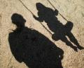 Symbolbild: Julian Stratenschulte, dpa
Im Landkreis Amberg-Sulzbach wurde ein 49-Jähriger verhaftet, der ein Kind sexuell missbraucht haben soll.
