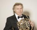 Bild: Peter Adamik
Hornist Wolfgang Gaag (Bild) gastiert zum Kleinen Kapplfest zusammen mit Organist Martin Bernreuther in der Dreifaltigkeitskirche.