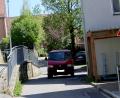 Bild: ds
Das Baugebiet Schlossblick hat ein vermehrtes Verkehrsaufkommen in den Nordbereich von Etzelwang zur Folge. Deshalb war die Beseitigung der Engstelle beim Aufgang zur St. Nikolauskirche Thema in der Gemeinderatssitzung.