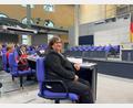 Bild: Büro Schieder/Berlin
Marianne Schieder gehört in der SPD-Bundestagsfraktion zur ersten Garde. Wenn sie als Parlamentarische Geschäftsführerin Sitzungsdienst hat, sitzt sie im Reichstag ganz vorne.