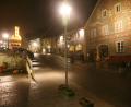 Bild: Gerhard Götz
Der schöne nächtliche Schein kostet viel Geld. Nabburg dreht mit der Installation neuer Lampen um 23 Uhr das Licht an den öffentlichen Gebäuden aus.