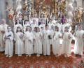 Bild: rgl
In einem festlichen Gottesdienst empfangen 17 Erstkommunionkinder in Luhe erstmals den Leib Christi.