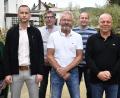 Bild: Petra Hartl
Die Mitglieder des Bauvereins setzten bei der Neuwahl auf Kontinuität und bestätigten Vorstandsmitglied Manfred Pickel (Zweiter von rechts) und Aufsichtstrat Harald Rösel (Dritter von rechts). Die weiteren Mitglieder beider Gremien: Manuela Meißner, Jörg Janker, Wolfgang Klier, Lorenz Uschold (von links) und Dagmar Ritt (rechts)