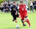 Bild: heh
Henrik Lang (rechts, Szene aus dem Heimspiel gegen Kondrau) und der TSV Konnersreuth treffen in der Relegation zur Bezirksliga auf den SV Poppenreuth.
