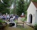 Bild: hmr
Zahlreiche Gläubige hatten sich zur Maiandacht bei der Forstkapelle an der alten Wernersreuther Straße eingefunden, um zusammen mit dem Freundeskreis das 20-jährige Jubiläum der Sanierung zu feiern.