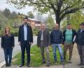Bild: Teilnehmergemeinschaft Thanstein/exb
Trafen sich zur Baustelleneinweisung: (von links) Volker Schneeberger von der VG Neunburg vorm Wald, Sarah Weiß und Martin Stahr (Amt für Ländliche Entwicklung Oberpfalz), Bürgermeister Walter Schauer, Bauunternehmer Franz Wilhelm, Martin Graf und Alfons Himmelstoß (Verband für Ländliche Entwicklung Oberpfalz), Martin Fischer (Kreisbauhof) und Erhard Ferstl (Teilnehmergemeinschaft Thanstein).