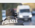 Bild: Paul Zinken/dpa
Mit 176 statt der erlaubten 120 km/h erwischte die Polizei einen Raser auf der A 93.