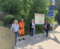 Bild: Stadt Marktredwitz/exb
Der Goldsteig beginnt nun an der Drei-Bögen-Brücke. Im Bild von links Kerstin Brunner (Leiterin der Tourist-Information), Dariusz Dobras (Bauhof), Katharina Adler (Tourist-Information) und Andrea Primitz (Tourist-Information).