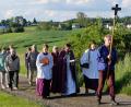 Bild: le
Die Bittgänge haben noch in vielen Pfarreien des Landkreises Tradition. Heuer, nach zwei Jahren Coronapause jkonnte sie wieder gepfeltg werden. An vier Tagen oder sogar fünf Tagen hintereinander ziehen die Gläubigen zu verschiedenen Orten und bringen ihre Anliegen vor. Auch in der Pfarrei Floß wird diese Tradition gepflegt.