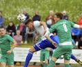 Bild: Hubert Ziegler
Marcel Meyer (links) vom SV 08 Auerbach ist in dieser Szene per Kopf schneller am Ball als Kapitän Wilhelm Frank (rechts) vom TSV Stulln. Am Ende hatten die Auerbacher auch mit einem 3:1- Erfolg die Nase vorn.
