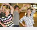 Bild: mmj
Tanzen hält jung: Maria Hammerer (links) und Monika Bayer bei einer Tanzprobe.