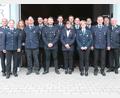Bild: pi
Die Aktiven der Waldkirchner Feuerwehr freuen sich mit Kreisbrandinspektor Martin List, Kreisbrandmeisterin Carola Adam, Bürgermeisterin Marina Hirnet (von links) und Kreisbrandmeister Alfons Huber (rechts) über ihren Erfolg.