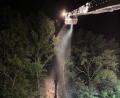 Symbolbild: mde
In einem Waldstück zwischen den Speichersdorfer Ortsteilen Plössen und Guttenthau hat es in der Nacht zu Sonntag gebrannt. Zum Einsatz kam auch die Drehleiter der Kemnather Feuerwehr.