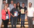 Bild: wro
Auszeichnungen bei der Blaskapelle Falkenberg: Im Bild von links Ferdinand Lienerth, Veronika Höcht, Luzia Höfler, Markus Meiler, Christopher Prechtl, Petra Schmid und Wolfgang Lindner. Den Geehrten gratulierte Dirigent Franz Stierstorfer (rechts).