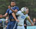 Bild: A. Schwarzmeier
Augen zu und durch: Die SpVgg Schirmitz (links Michael Wells) will am Mittwoch gegen den SV 08 Auerbach auch die zweite Relegationshürde nehmen.