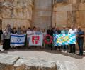 Bild: oe
In der Holocaust-Gedenkstätte Jad Vashem in Jerusalem legte die Delegation mit 2. Bürgermeister Georg Paulus (Vierter von rechts) und Gemeinderat Stefan Badura (Fünfter von rechts) einen Kranz nieder und gedachte der ermordeten Juden.