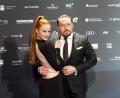 Bild: Henning Kaiser/dpa
Model Barbara Meier und ihr Ehemann Klemens Hallmann kommen im Dezember 2021 zur Verleihung des Deutschen Nachhaltigkeitspreises ..