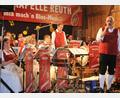 Bild: fks
Musikkapellen aus der Region, wie die Blaskapelle Reuth, sind seit Jahren fester Bestandteil des Fischerfestes.