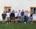 Bild: jud
Neuwahl bei der Landjugend Großschönbrunn (von links): Mathias Mägerl vom Pfarrgemeinderat, Daniel Lehner, Jonas Fronhofer, Johannes Mägerl, Tobias Regler, Magdalena Heuberger, Johannes Regler, Andreas Regler, Leonie Hubmann, Elias Pfab, Franziska Hager und Carina Hüttner.