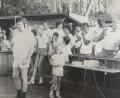Archivbild: Archiv TSV Detag Wernberg
Ein Bild aus der Kindheit des Vereins. 65 Jahre später wird im Hintergrund der "VIP-Raum" stehen, das Vereinsheim des TSV Detag Wernberg.