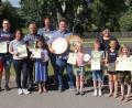 Bild: ral
Bürgermeister Christian Ziegler spendierte die Bürgerscheibe und gratulierte den Gewinnern.