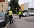 Bild: Thomas Dobler
Am Fuße der Schwandorfer Adenauerbrücke kontrollierten zwei Beamte der Polizeiinspektion Schwandorf Autofahrer, die nicht angegurtet an ihnen vorbei fahren wollten.