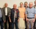 Bild: Bernd Hofmann/exb
Neuwalen beim Gesang- und Musikverein Nabburg: Beirat Hans Butz, Chorleiter Wulf-Dieter Hörmann, Kassenprüfer Martin Kleierl, Schriftführerin Sigrun Poschenrieder, Kassier Manfred Seibert, Vorstand Arnold Richthammer und Bürgermeister Frank Zeitler (von links) zeigt unser Bild.
