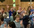 Bild: tok
Die Besucher gehen von der ersten Minute an voll mit beim Bayerisch-Böhmischen Abend in der O'Schnitt-Halle.