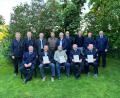 Bild: Heinz Kißler/exb
Die Geehrten sitzen bei der Feuerwehr Frauenricht in der ersten Reihe (von links) neben Vorstand Roland Weismeier, Klaus Rast, Erwin Schaller, Fritz Pschierer und Walter Kummer. Hinten von links sind Schriftführer Heinz Kißler und Kommandant Thomas Weismeier, sowie (rechts, hinten) stellvertretender Kommandant Thorsten Kloppmann zu sehen.
