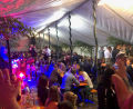 Bild: gi
Das Dorffest in Ödpielmannsberg ist nach zwei Jahren Pause wieder ein voller Erfolg. Super Stimmung herrscht am Abend im Zelt.