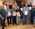 Bild: Kiener/exb
Nach der Ehrung: (hinten von links) Richard Tischler, Michael Paulus, Andreas Paulus, Sandra Höcherl; (vorne von links) Johann Kiener, Franz Wittmann, Johann Scharl, Edi Dippl, Michael Ott und Karl-Heinz Welnhofer.