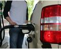 Bild: Wolfgang Steinbacher
Auch wenn die Fahrt zur Tankstelle derzeit immer wieder für Ärger sorgt: Wer sein Auto viel nutzen muss, kommt ums häufige Tanken nicht herum. Wer gar eine ganze Fahrzeugflotte versorgen muss, steht schnell vor einem Problem.