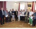 Bild: mfh
Jubilarehrungen beim Imkerverein Neukirchen-Holnstein: (von links) Zweiter Vorsitzender Kurt Staudte, das neue Ehrenmitglied Fritz Sonntag, Gerd Horn (30 Jahre Mitglied), Elisabeth Ludwig (30 Jahre) Vorsitzender Peter Zagel, Edeltraut Stollner (10 Jahre), Günter Danzer (30 Jahre), Frau Hieltel in Vertretung ihres Ehemann Hermann (10 Jahre), Günther Seuß (50 Jahre), Udo Weinfurtner (10 Jahre), Georg Ertel (10 Jahre).