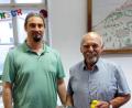 Bild: cvl
Mit fast einem halben Jahr Verspätung feierte Georg Wagner seinen 70. Geburtstag. Als Geschenk erhielt er vom HuK Waldeck einen gravierten Stein vom Schloßberg und eine Flasche Waldecker Burgkräuterlikör.