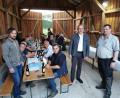 Bild: mde
Michael Kreuzer und Bernhard Bodenschatz (von links) berichteten in der Jahreshauptversammlung der Jagdgenossenschaft Berndorf. Auch Jagdpächter Andreas Schiedlofsky und Bürgermeister Roman Schäffler (von rechts) informierten die Versammlung in der Maschinenhalle über einige Themen.