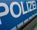 Bild: Marijan Murat/dpa/Symbolbild
Das Wort "Polizei" steht auf einem Einsatzwagen.