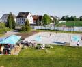 Bild: Spies/exb
Ein Blick auf die Beachvolleyball-Anlage des VC Schwandorf: Auf dem städtischen Gelände sind vier Felder mit dazu gehöriger Infrastruktur entstanden.