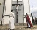 Bild: wro
Geweiht wurde das Missionskreuz, das erstmals auch ein Korpus ziert, nach dem Sonntagsgottesdienst.