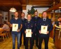 Bild: FFW Ellenfeld/exb
Im Gasthaus „Am Kastanienbaum“ in Ellenfeld fand kürzlich die Versammlung der Feuerwehr Ellenfeld statt. Insbesondere standen dabei Ehrungen langjähriger Mitglieder für die Treue zur Wehr auf dem Programm, gab Vorsitzender Markus Gmeiner bekannt. 
 Für 50 Jahre Mitgliedschaft wurde Karl Schedl geehrt. Seit 25 Jahren dabei sind Andrea Schaller, Josef Richtmann, Stefanie Schweimer, Wolfgang Lindner, Alexander Richtmann, Josef Lindner, Michael Lindner und Petra Haas. Vorsitzender Markus Gmeiner, Kommandant Josef Richtmann, sowie Schriftführer und Kassier Matthias Fehr berichteten über das abgelaufene Vereinsjahr.