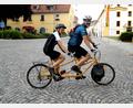 Archivbild: gjb
Sogar ein Tandem ist beim Wallfahrtsmarathon diesen Samstag in Waldsassen zu sehen. Am Basilikaplatz (Bild) gibt es eine Erfrischungsstation für die Teilnehmer.