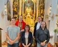 Bild: Wagner/exb
Nach der Verabschiedung (von links): Michael Eckl, Pfarrer Gerhard Wagner, Christa Mutzbauer, PGR-Sprecher Werner Schönberger und Xaver Flierl.