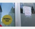 Bild: Portner
Die Corona-Teststelle in Oberviechtach ist bis auf weiteres geschlossen. Vor allem am Wochenende ist es nun schwierig, ein Negativ-Zertifikat zu bekommen, welches von bestimmten Einrichtungen weiterhin verlangt wird.	Bild: Portner