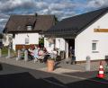 Bild: abi
Das neue Siedlerheim in Waldershof erhielt im Rahmen eines bunten Festprogramms den kirchlichen Segen.