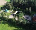 Bild: bey
Die Kläranlage des Marktes Parkstein reicht für die Behandlung der Abwasser und des Mischwassers nicht mehr aus. Eine Neubau ist zwingend notwendig, dazu gehört auch der Bau eines Regenrückhaltebeckens und eines Rückhalteteiches oberhalb der Tennisanlage.